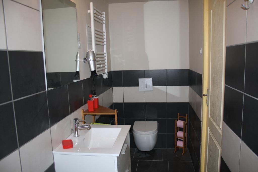 La Perle Du Lot Bed & Breakfast Castelnau-Montratier Room photo